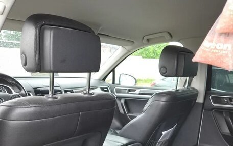 Volkswagen Touareg III, 2011 год, 1 800 000 рублей, 7 фотография