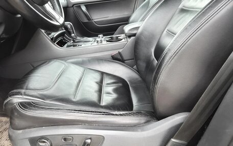Volkswagen Touareg III, 2011 год, 1 800 000 рублей, 9 фотография