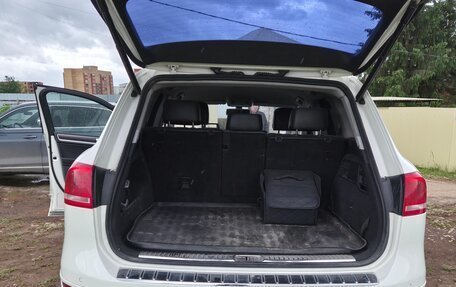 Volkswagen Touareg III, 2011 год, 1 800 000 рублей, 6 фотография