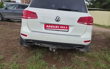 Volkswagen Touareg III, 2011 год, 1 800 000 рублей, 3 фотография