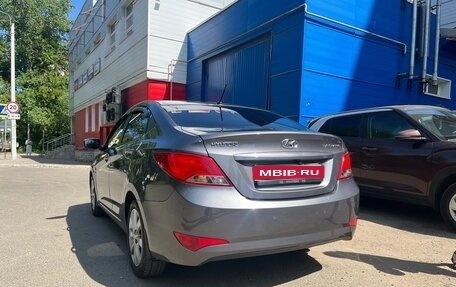 Hyundai Solaris II рестайлинг, 2015 год, 1 050 000 рублей, 1 фотография