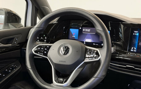 Volkswagen Golf VIII, 2024 год, 3 900 000 рублей, 8 фотография
