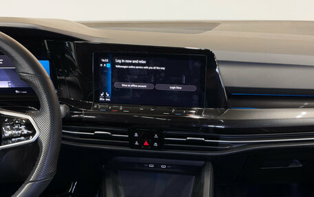 Volkswagen Golf VIII, 2024 год, 3 900 000 рублей, 10 фотография