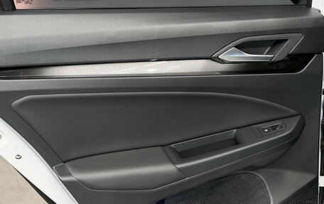 Volkswagen Golf VIII, 2024 год, 3 900 000 рублей, 18 фотография