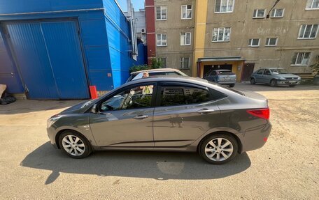 Hyundai Solaris II рестайлинг, 2015 год, 1 050 000 рублей, 3 фотография