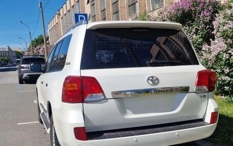 Toyota Land Cruiser 200, 2015 год, 3 590 000 рублей, 6 фотография