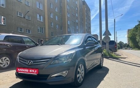 Hyundai Solaris II рестайлинг, 2015 год, 1 050 000 рублей, 4 фотография