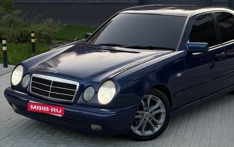 Mercedes-Benz E-Класс, 1996 год, 325 000 рублей, 4 фотография