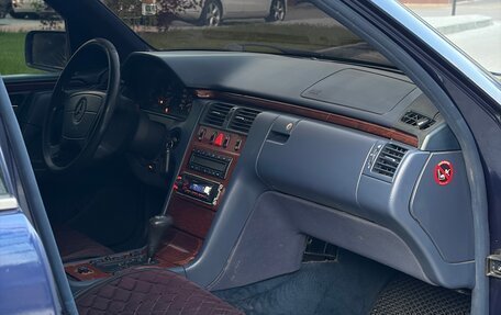 Mercedes-Benz E-Класс, 1996 год, 325 000 рублей, 25 фотография