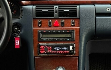 Mercedes-Benz E-Класс, 1996 год, 325 000 рублей, 31 фотография