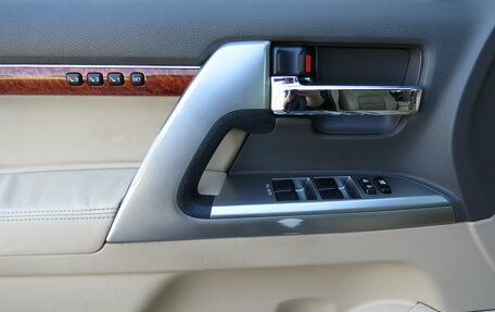 Toyota Land Cruiser 200, 2012 год, 3 295 000 рублей, 19 фотография