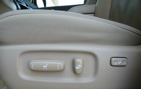 Toyota Land Cruiser 200, 2012 год, 3 295 000 рублей, 20 фотография
