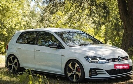 Volkswagen Golf GTI VII, 2018 год, 2 100 000 рублей, 2 фотография