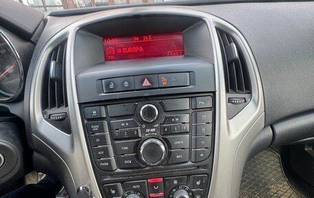 Opel Astra J, 2011 год, 1 фотография