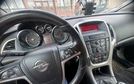 Opel Astra J, 2011 год, 2 фотография