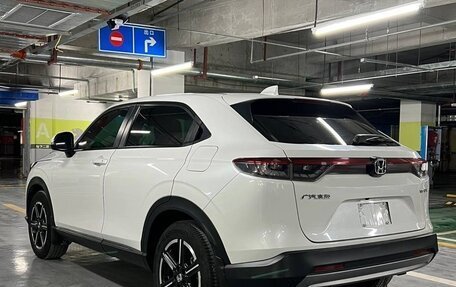 Honda Vezel, 2023 год, 1 945 000 рублей, 6 фотография