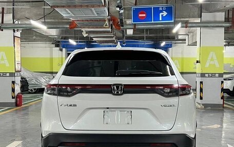 Honda Vezel, 2023 год, 1 945 000 рублей, 4 фотография