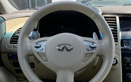 Infiniti QX70, 2013 год, 1 640 000 рублей, 16 фотография