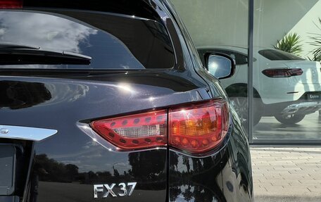 Infiniti QX70, 2013 год, 1 640 000 рублей, 10 фотография