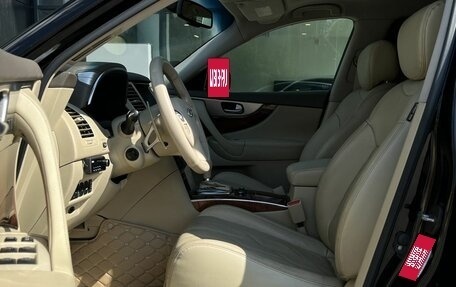 Infiniti QX70, 2013 год, 1 640 000 рублей, 12 фотография