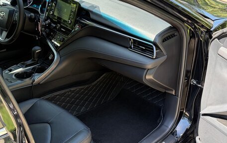 Toyota Camry, 2021 год, 2 800 000 рублей, 9 фотография