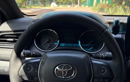 Toyota Camry, 2021 год, 2 800 000 рублей, 10 фотография