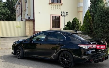 Toyota Camry, 2021 год, 2 800 000 рублей, 4 фотография
