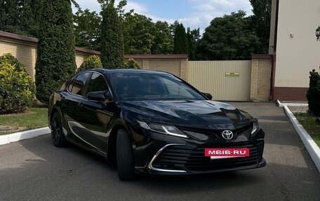 Toyota Camry, 2021 год, 2 800 000 рублей, 6 фотография