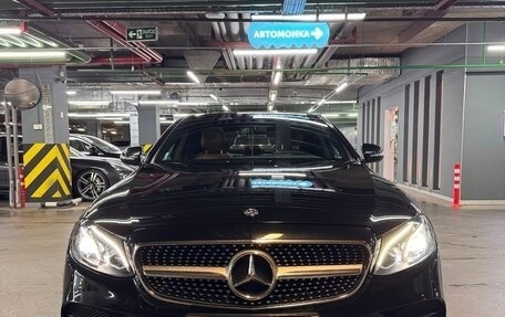 Mercedes-Benz E-Класс, 2017 год, 3 900 000 рублей, 1 фотография