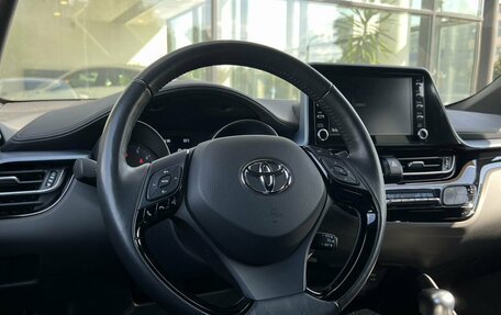Toyota C-HR I рестайлинг, 2021 год, 2 490 000 рублей, 18 фотография