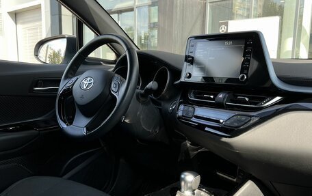 Toyota C-HR I рестайлинг, 2021 год, 2 490 000 рублей, 29 фотография