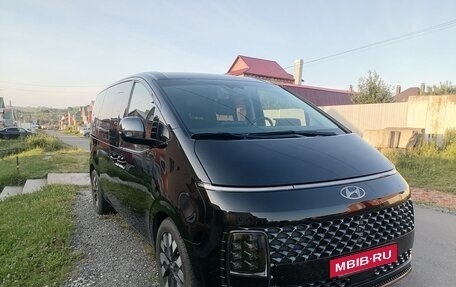 Hyundai Staria, 2021 год, 4 000 000 рублей, 25 фотография