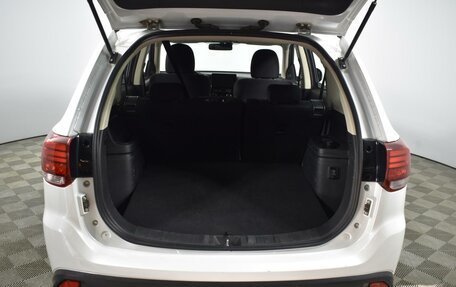 Mitsubishi Outlander III рестайлинг 3, 2019 год, 1 843 100 рублей, 24 фотография