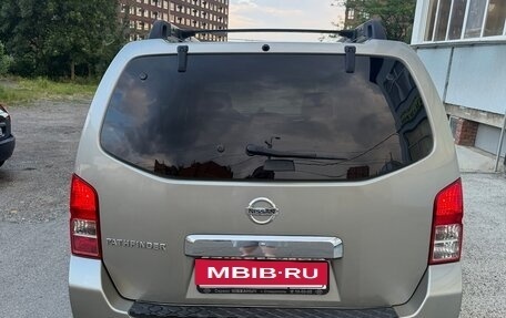 Nissan Pathfinder, 2011 год, 1 970 000 рублей, 2 фотография