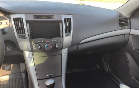 Hyundai Sonata VI, 2010 год, 700 000 рублей, 5 фотография