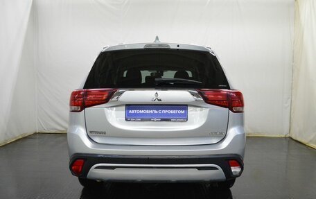 Mitsubishi Outlander III рестайлинг 3, 2019 год, 2 150 000 рублей, 6 фотография