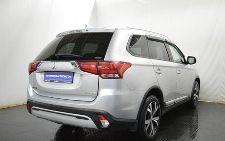 Mitsubishi Outlander III рестайлинг 3, 2019 год, 2 150 000 рублей, 5 фотография