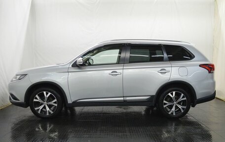Mitsubishi Outlander III рестайлинг 3, 2019 год, 2 150 000 рублей, 8 фотография