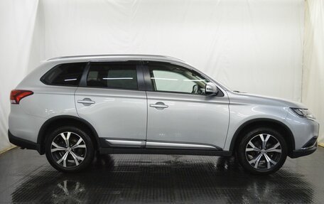 Mitsubishi Outlander III рестайлинг 3, 2019 год, 2 150 000 рублей, 4 фотография