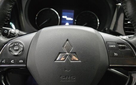 Mitsubishi Outlander III рестайлинг 3, 2019 год, 2 150 000 рублей, 15 фотография