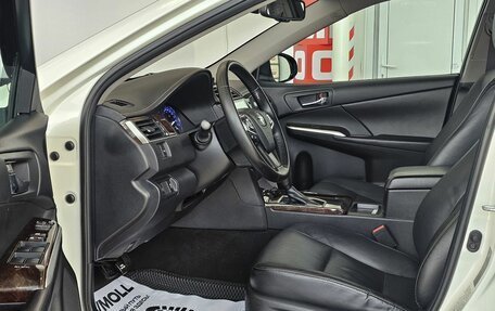 Toyota Camry, 2017 год, 2 279 000 рублей, 10 фотография