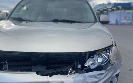 Mitsubishi Outlander III рестайлинг 3, 2007 год, 500 000 рублей, 4 фотография