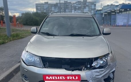 Mitsubishi Outlander III рестайлинг 3, 2007 год, 500 000 рублей, 3 фотография