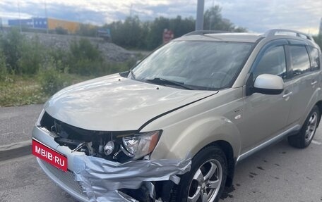 Mitsubishi Outlander III рестайлинг 3, 2007 год, 500 000 рублей, 5 фотография