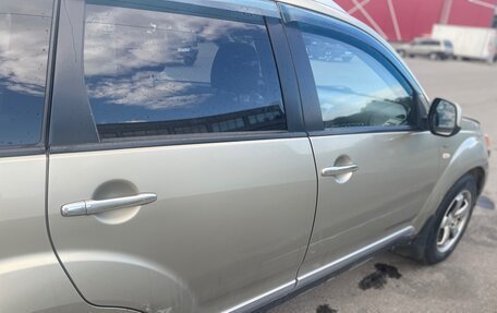 Mitsubishi Outlander III рестайлинг 3, 2007 год, 500 000 рублей, 11 фотография