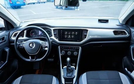 Volkswagen T-Roc I, 2021 год, 1 877 007 рублей, 9 фотография