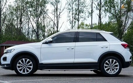 Volkswagen T-Roc I, 2021 год, 1 877 007 рублей, 5 фотография