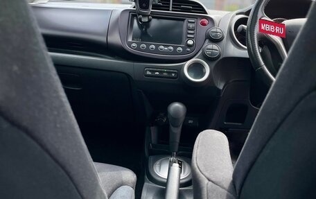 Honda Fit III, 2008 год, 850 000 рублей, 12 фотография