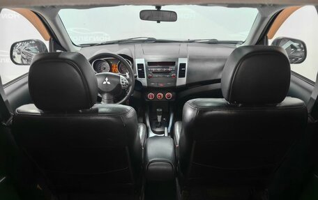 Mitsubishi Outlander III рестайлинг 3, 2008 год, 800 000 рублей, 19 фотография
