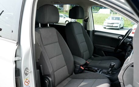 Volkswagen Touran III, 2019 год, 1 900 000 рублей, 9 фотография